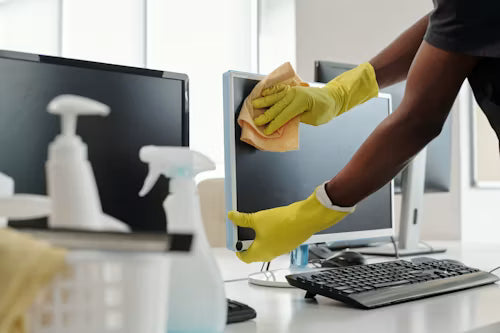 Electronics Cleaning Tools: A Practical Guide for Keyboards, Screens, and Desk Devices