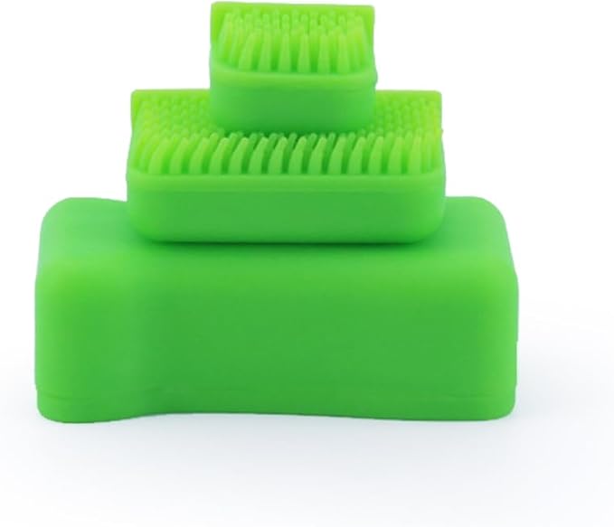 Green Piece® Green Silicone Magnet Cleaner - Perfect for your Glass Pieces and Vases - Clean Smarter and better. Remove Resin and Tar - Clean hard to reach areas - Excellent for all glass.