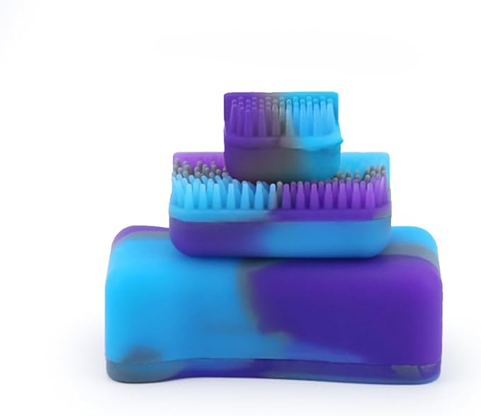 Green Piece® Green Silicone Magnet Cleaner - Perfect for your Glass Pieces and Vases - Clean Smarter and better. Remove Resin and Tar - Clean hard to reach areas - Excellent for all glass.