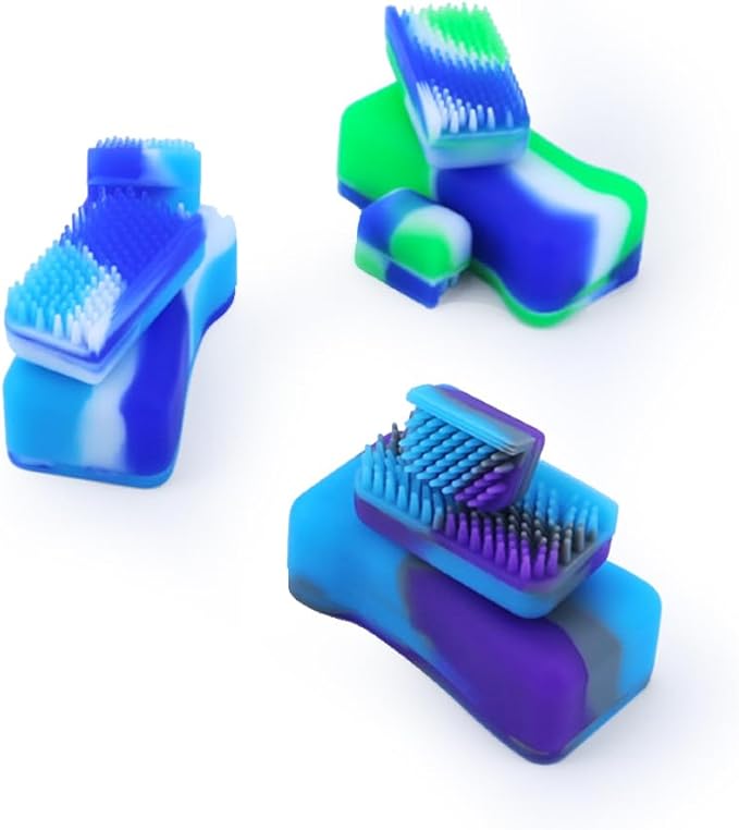 Green Piece® Green Silicone Magnet Cleaner - Perfect for your Glass Pieces and Vases - Clean Smarter and better. Remove Resin and Tar - Clean hard to reach areas - Excellent for all glass.
