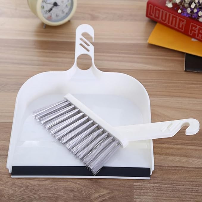 Mini Desktop Broom and Dustpan Set, 2pcs White Handheld Cleaning Kit for Kitchen and Tea Table, Compact Home Sweeping Accessory for Indoor Crumbs and Dust Removal