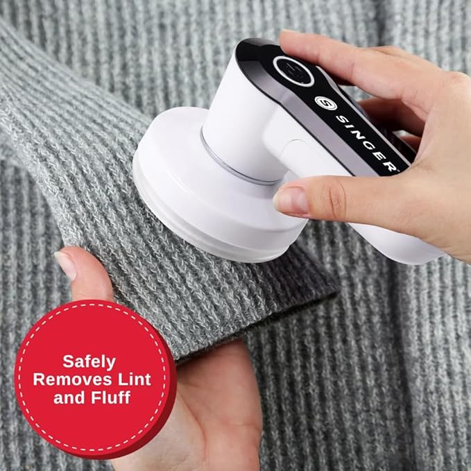 SINGER Compact Fabric Shaver and Lint Remover | Portable, Battery Operated Device with 3 Stainless Steel Blades & Detachable Lint Catcher