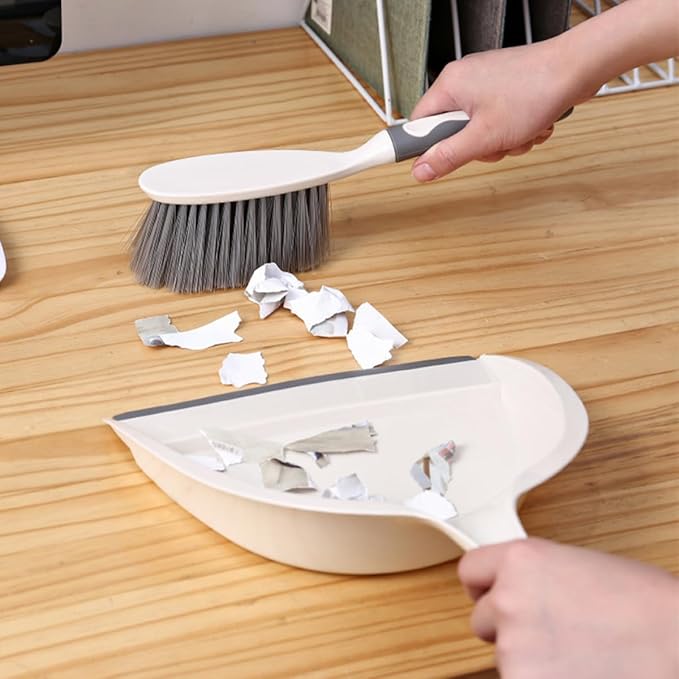 Toyvian Mini Desktop Broom and Dustpan Set, 2pcs Household Cleaning Accessory for Office and Home Use, Portable Handheld Whisk Broom with Dustpan for Keyboard and Sofa Cleaning