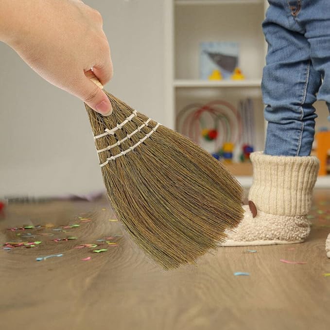 Sweeping Broom Palm Broom Small Natural Whisk Retro Vietnamese Sweeping Desk Cleaning Brush for Courtyard Garage Lobby Mall Market Sidewalks Decks
