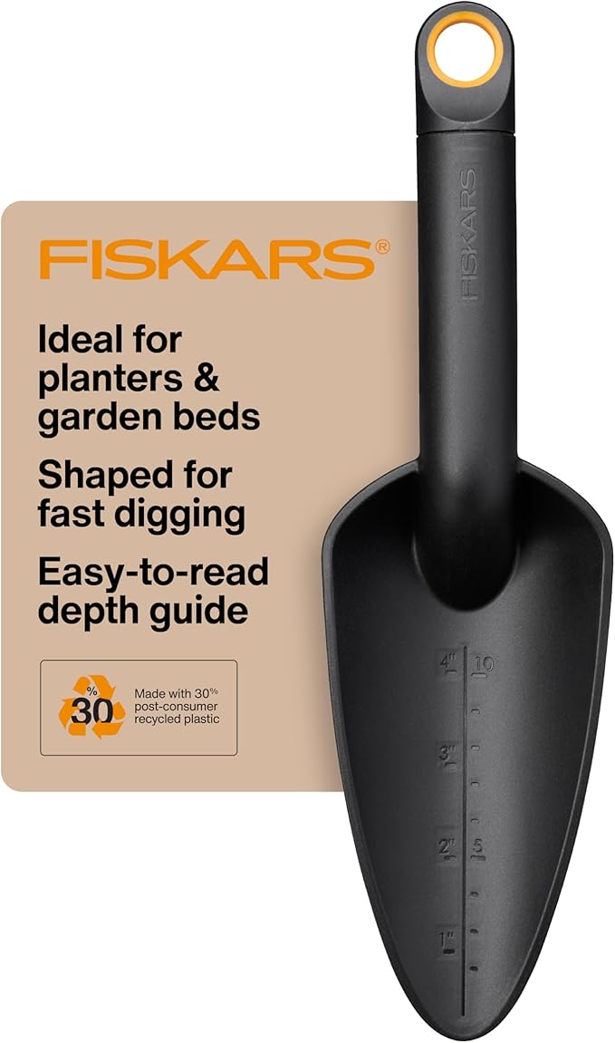 Fiskars Eco Trowel with Curved Spade, Ergonomic Handle, UV Resistance, Durable, Eco-Friendly Tool for Planters and Garden Beds