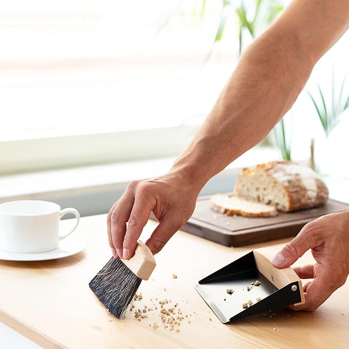 Navaris Small Dustpan and Brush Set - Wooden Mini Dust Pan Brush for Sweeping Table Tabletop - Compact Horsehair Brush for Sweeping Countertop - Black
