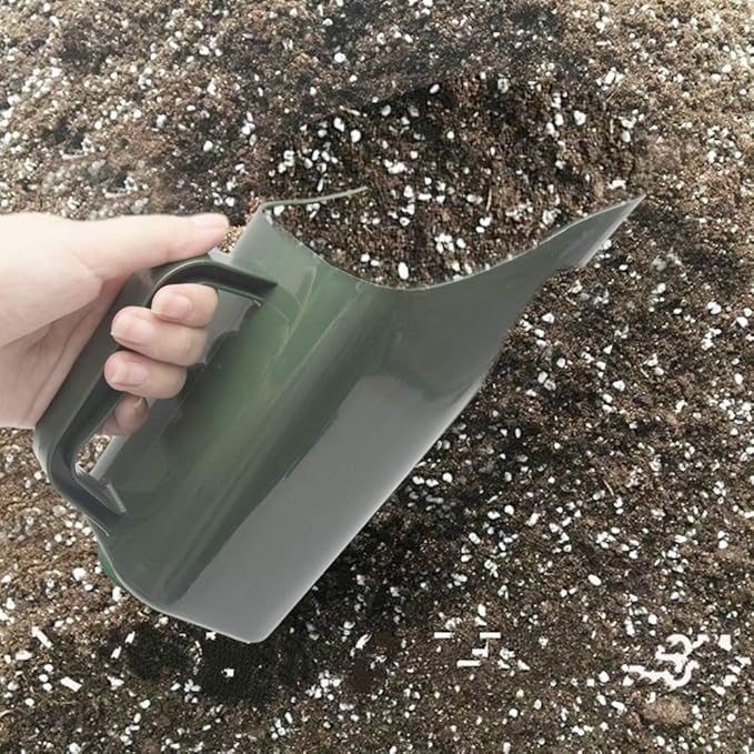 Garden Shovel,Green Scoop, Multifunctional Bucket Gardening Tool, Cultivation Shovel Spoons Digging Tool, Small Plastic Handy Garden Scoop for Soil, Compost, Plantings (Color:Army Green)