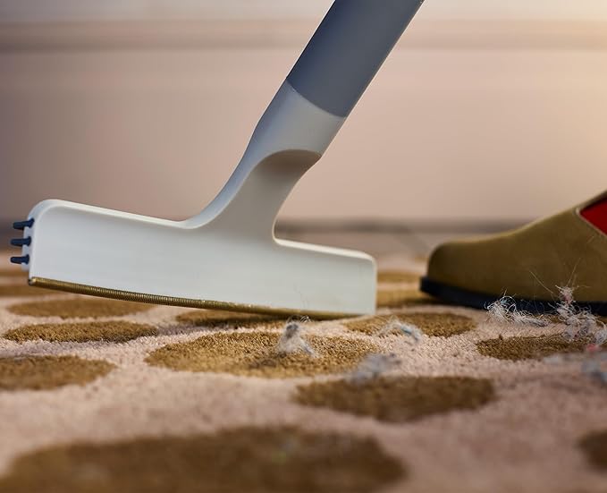 Joseph Joseph CleanTech Carpet Rake, 2-in-1 Manual Tool for Pet Hair & Deep Cleaning on Rugs and Carpet Edges