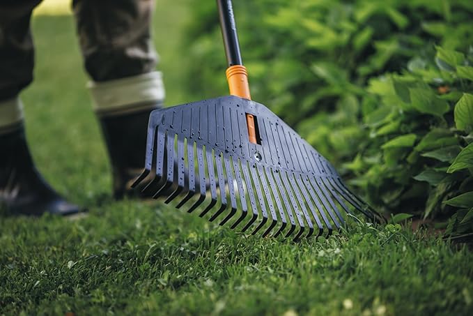 Fiskars Solid Broom, 25 prongs, Length: 175 cm, Width: 52 cm, Plastic Prongs/Aluminium Handle, Black/Orange, L, Solid, 1003465