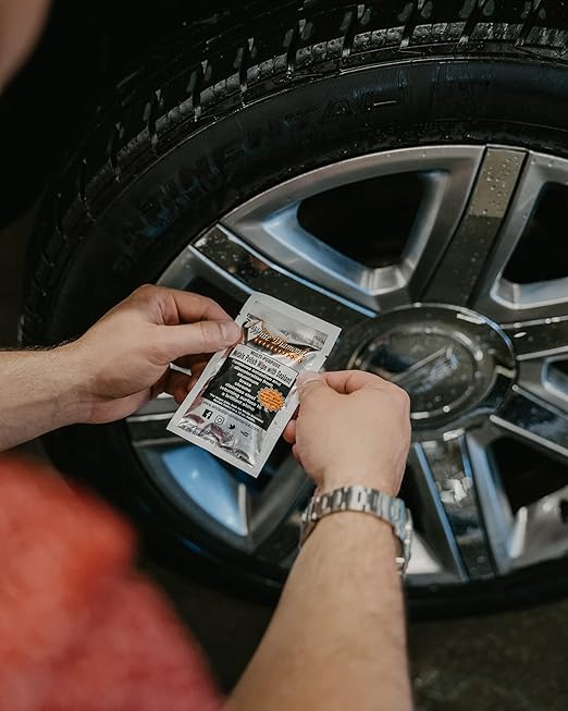White Diamond Metal Polish with Long Lasting Sealant, Wipe (12 Wipes) is a Cleaner and Polisher All in one. Removes Oxidation and Discoloration from Aluminum, Brass, Chrome and Many Other Metals