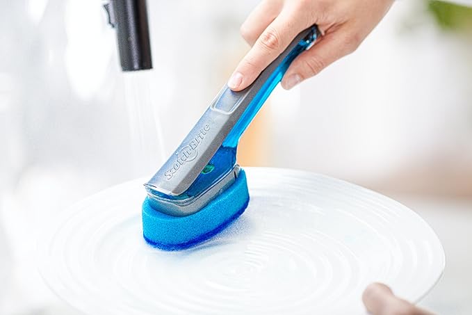 Scotch-Brite Advanced Soap Control Non-Scratch Dishwand Kit, 1 Dish Wand & 5 Sponge Refills, Prevents Soap from Leaking, Leak-Free Guarantee, Best for Nonstick Pots and Pans, Glass, Tubs, & Showers