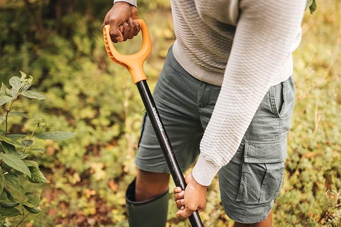 Fiskars Gardening Spade for Hard, Stony Soils, Pointed, Length 116.6 cm, Steel Leaf/Plastic Handle, Black/Orange, Solid, 11066716