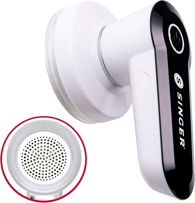 SINGER Compact Fabric Shaver and Lint Remover | Portable, Battery Operated Device with 3 Stainless Steel Blades & Detachable Lint Catcher