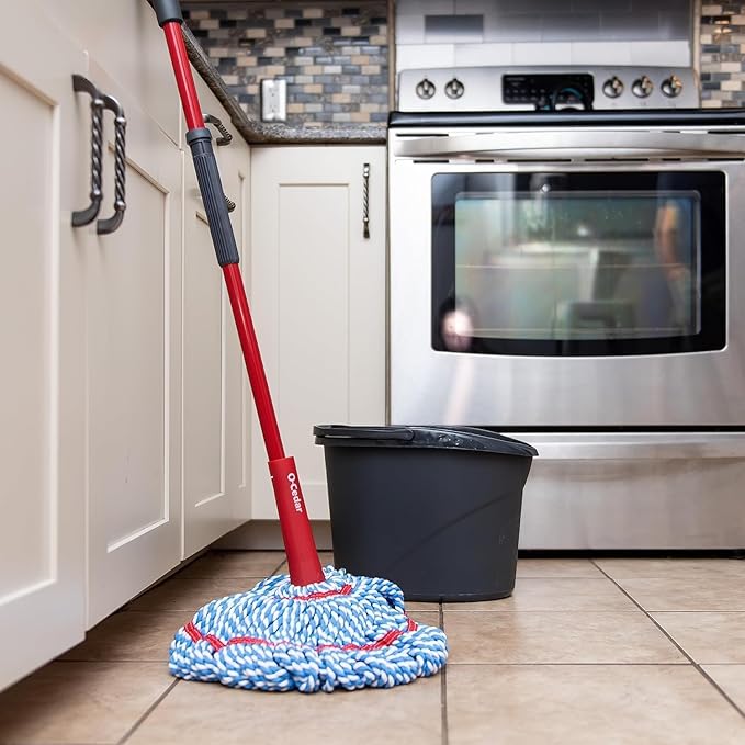 O-Cedar MicroTwist MAX Microfiber Twist Mop with 2 Extra Refills | Features Hands-Free Wringing | Extra Large 18-Inch Mop Head | Safe on All Floor Types,Red