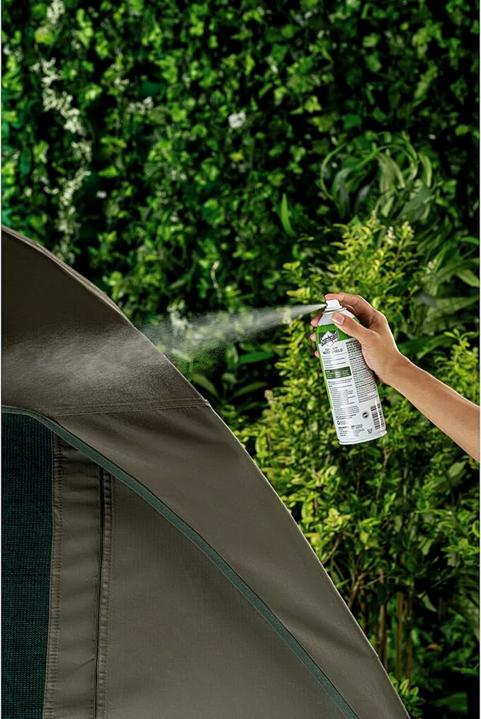 Scotchgard Outdoor Water Shield Fabric Spray, Water Repellent Spray for Spring and Summer Outdoor Gear and Patio Furniture, Fabric Spray for Outdoor Items, 42 Ounces (4 Cans)