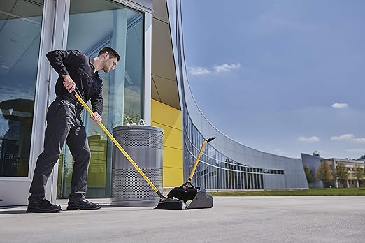 Rubbermaid Commercial Products Maximizer Push-to-Center Broom with Multi-Purpose Bristle, 18" Wide, Black, for Professional/Janitorial Debris Collection from Indoor Floors/Hardwoods