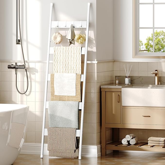 HOOBRO Blanket Ladder, 5-Tier Towel Rack with Hooks, Wall-Leaning Blanket Rack, Decorative Display Ladder Shelf, for Scarves, Industrial, Living Room, Bedroom, White WW52CJ01