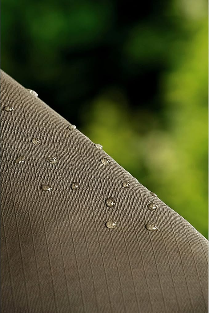 Scotchgard Outdoor Water Shield Fabric Spray, Water Repellent Spray for Spring and Summer Outdoor Gear and Patio Furniture, Fabric Spray for Outdoor Items, 42 Ounces (4 Cans)
