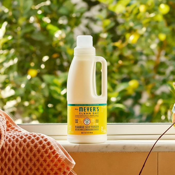 MRS. MEYER'S CLEAN DAY Liquid Fabric Softener, Infused with Essential Oils, Paraben Free, Honeysuckle, 32 oz (32 Loads)