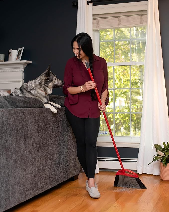O-Cedar Pet Pro Broom with Step-On Dustpan | Remove 99% with One Sweep | Removes 3 Times More Pet Hair | Quiet Cleaning Tool for Cat and Dog Owners