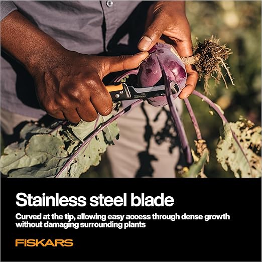 Fiskars Folding Produce Knife, Gardening Tool for Harvesting Produce with Foldable Ergonomic Design, Stainless Steel Curved Blade, Orange