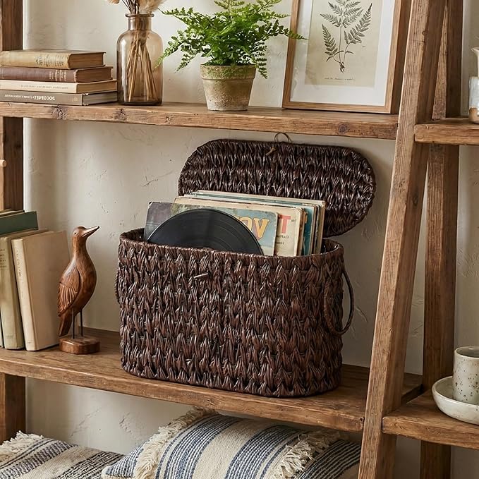 Coeusy Toilet Paper Basket with Lid, Water Hyacinth Wicker Basket for Bathroom Organizers and Storage, Holds Up to 6 Mega Rolls, Decorative Hand-Woven Rattan Bathroom Decor Accessories, Brown