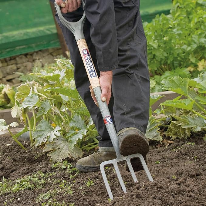 Spear & Jackson Neverbend Carbon Digging Fork – Durable Carbon Steel Garden Fork for Heavy-Duty Digging and Cultivation