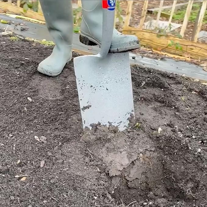 Spear & Jackson Neverbend Professional Digging Spade – Heavy-Duty Forged Carbon Steel Garden Spade for Tough Soil and Precision Digging
