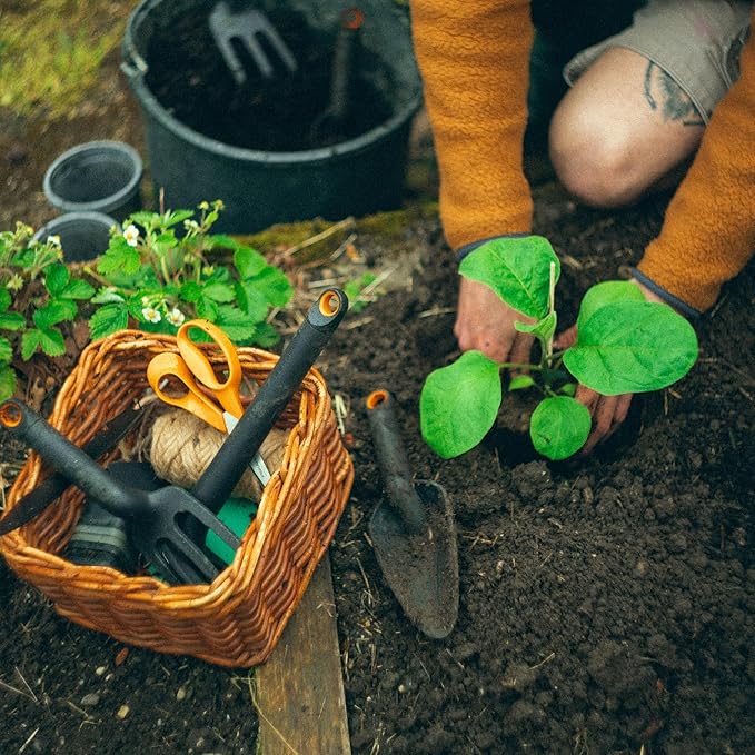 Fiskars Eco Cultivator with Wide Angled Tines, Ergonomic Handle, UV Resistance, Ideal for Loosening Soil and Removing Weeds