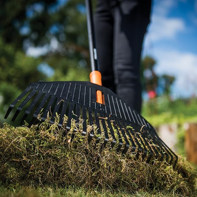 Fiskars M Assembled Solid Leaf Rake, Black/Orange, Width: 41,5 cm