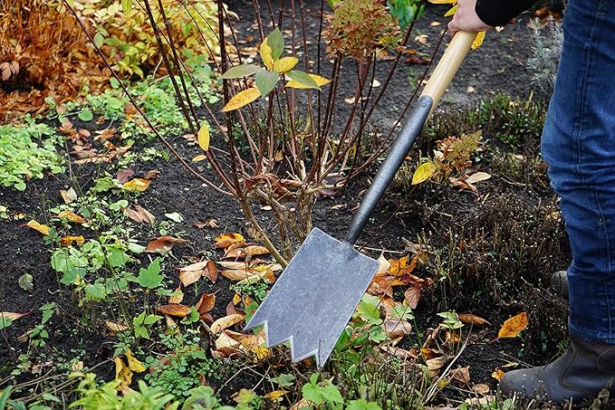 DeWit Shark Tine Spade, Lightweight Garden Tool