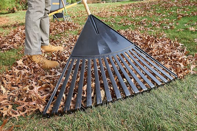 True Temper 20212011 Clog Free Leaf Rake with Hardwood/Steel Handle, 30 in. for Leaves, Grass, Clippings, Twigs, Pine Needles, Acorns, Debris,Black