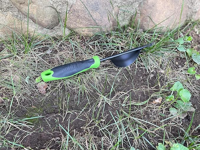 Weeding Tool, Heavy-Duty Weeder, Leverage Design Weed Puller Tool Removal and Deep Digging, Ergonomic Handle and Two-Pronged V-Shaped Fork